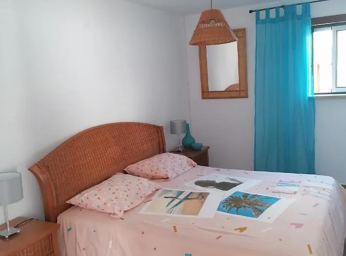 Dom wakacyjny Casinha Res Do Chao Na Com Quintal E Barbecue