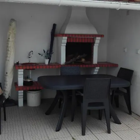 Vakantiehuis Casinha Res Do Chao Na Com Quintal E Barbecue *